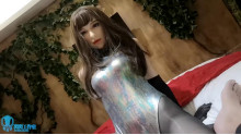 ミラノ人形と防毒マスク
